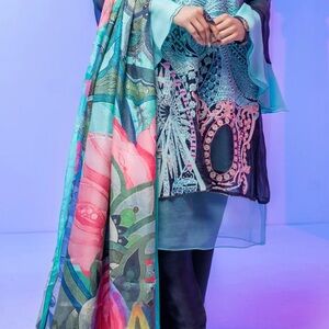 Chiffon dupatta with pure chiffonemboidery shirt with elegant trouser